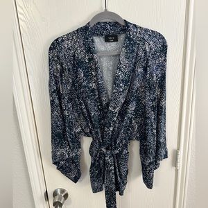 Vici tie kimono top